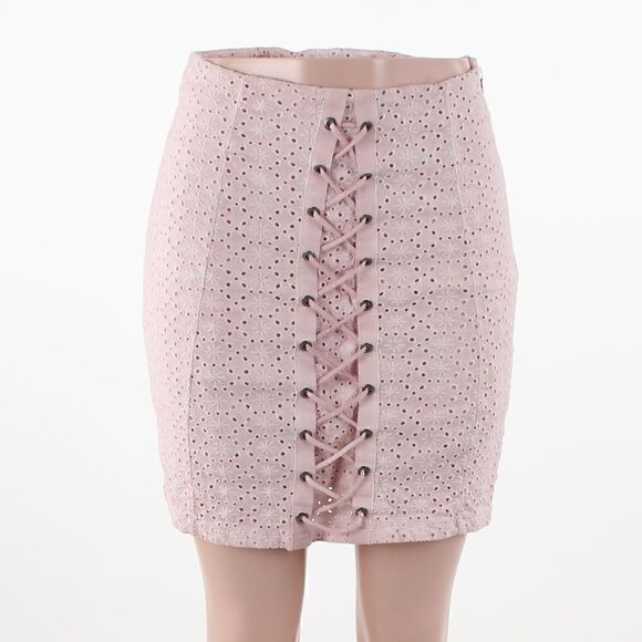 GUESS Becka Mini Skirt in Rose Bliss - Picture 2 of 5